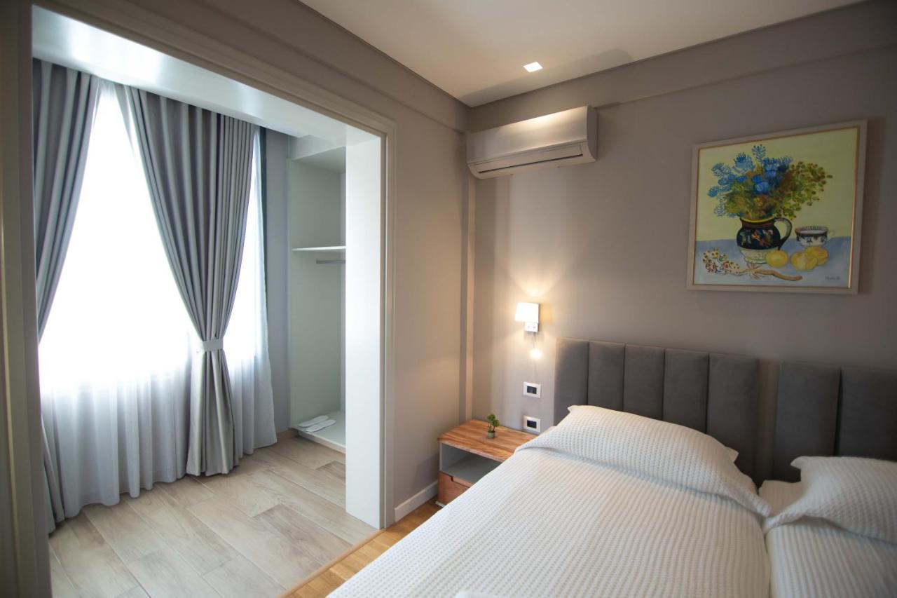 Vila Mariss Korce Exterior foto