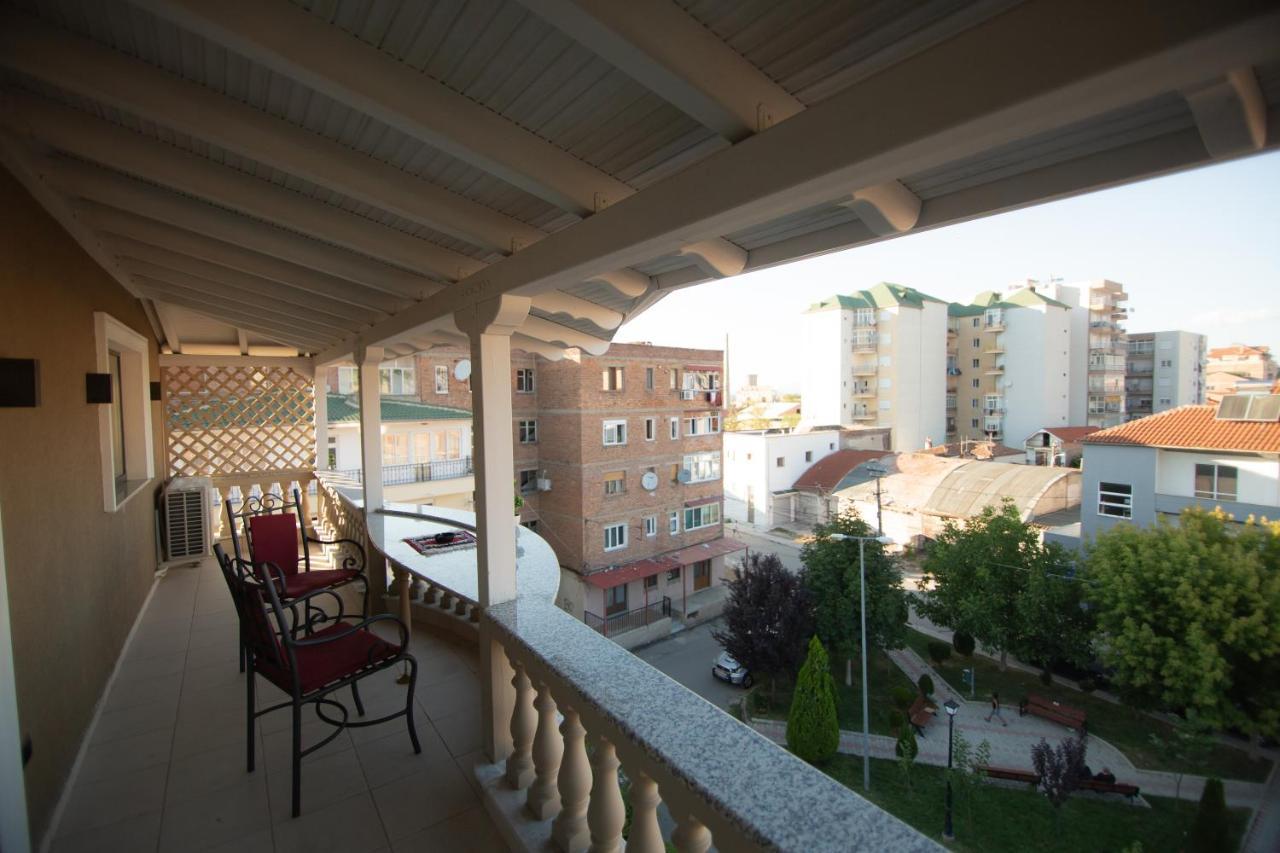 Vila Mariss Korce Exterior foto