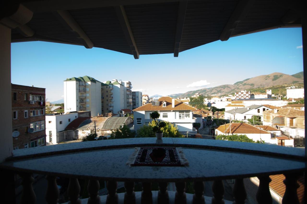 Vila Mariss Korce Exterior foto